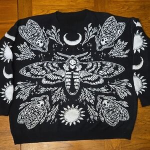 ROMWE Black and White Moth Graphic Crewneck Sweater